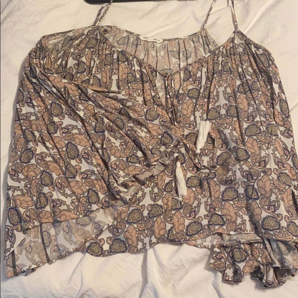 Cropped, mid sleeve flowy top